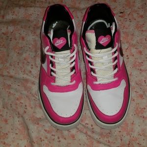Nike delta force pink and white sneakers